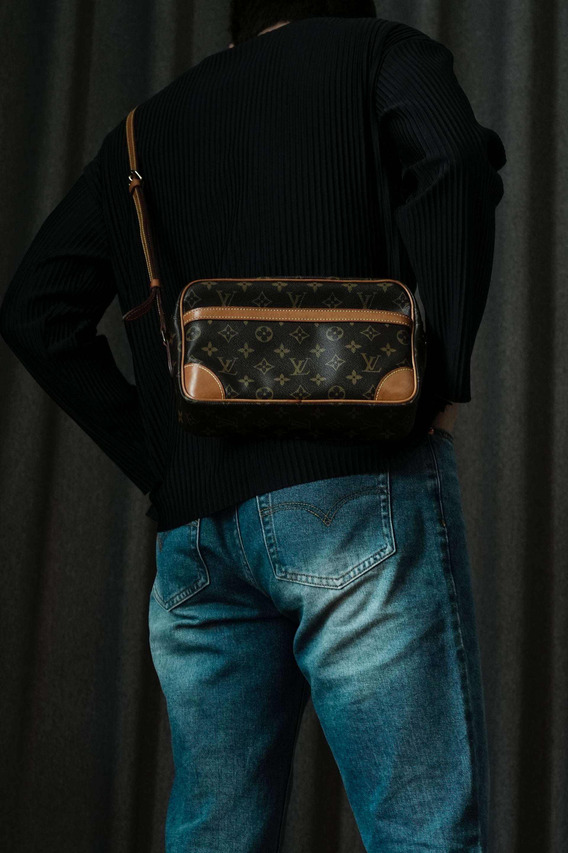Louis Vuitton Trocadéro Leather Handbag - Loop Vintage