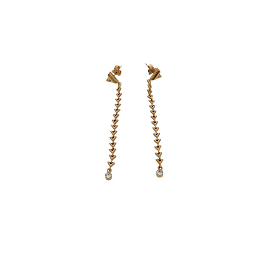 Pre-owned Louis Vuitton Essential V Long Swing Earrings main image