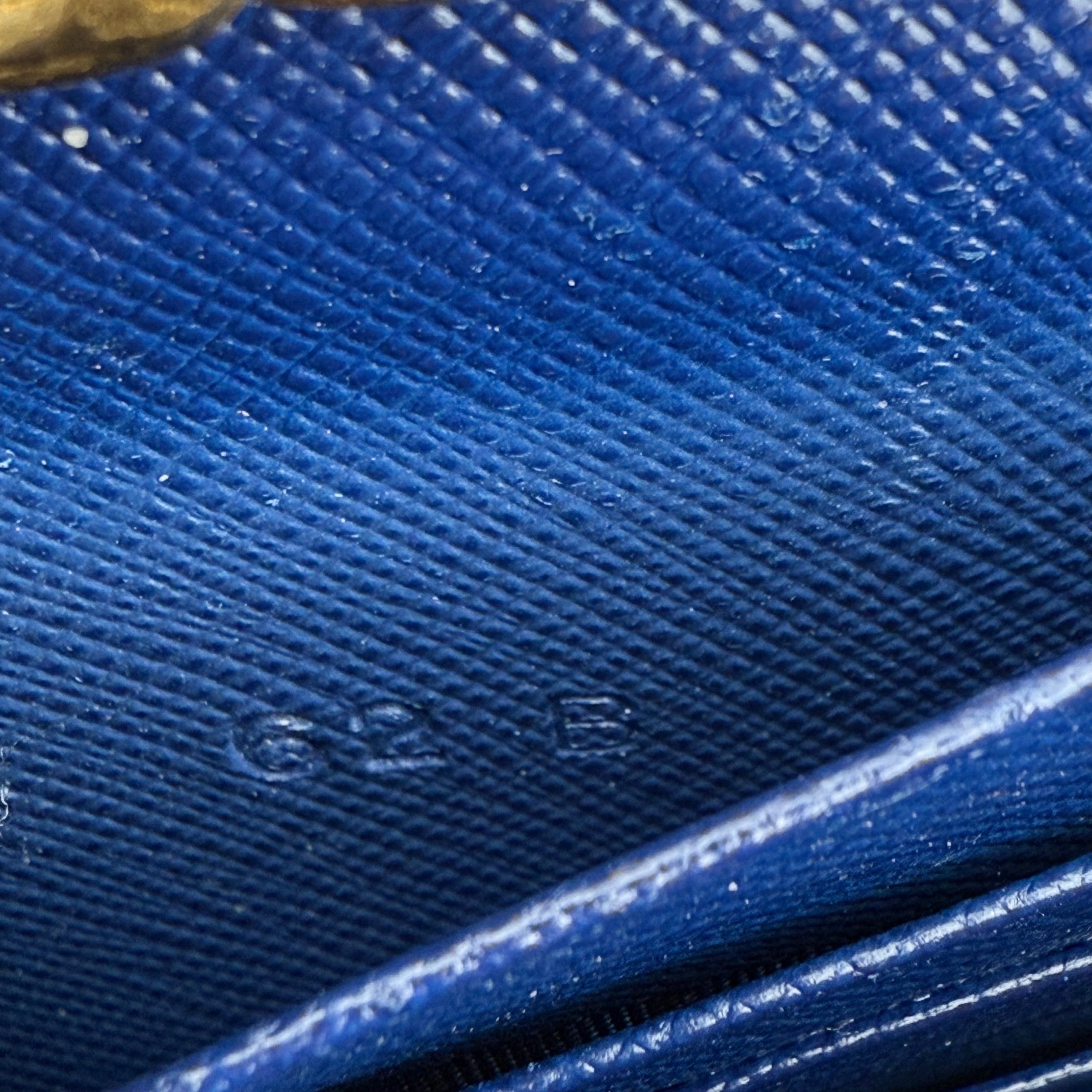 Prada Blue Saffiano Metal Shoulder Bag Prada Blue Saffiano Metal Shoulder Bag