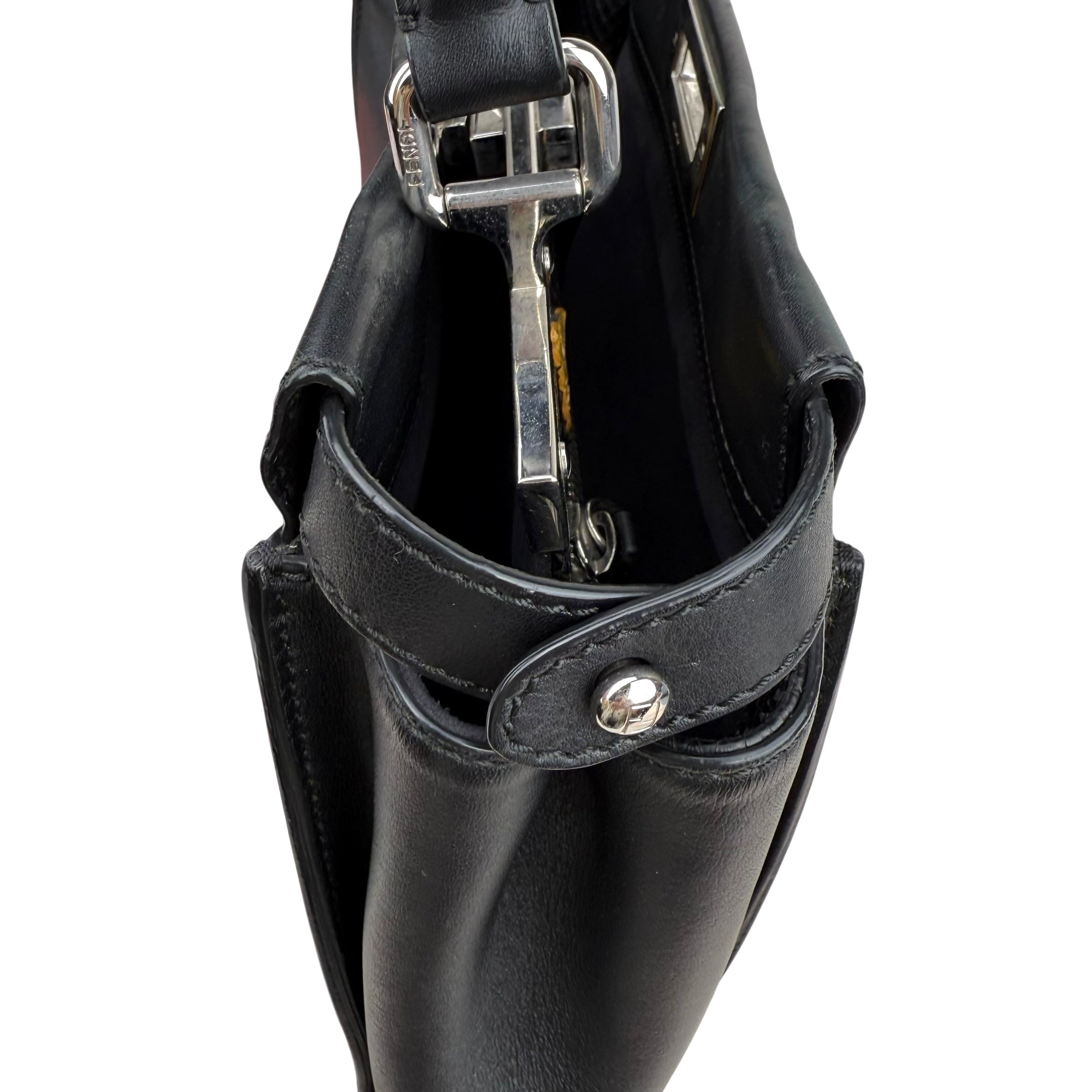 Fendi Peekaboo medium model shoulder bag in black leather Fendi Peekaboo medium model shoulder bag in black leather