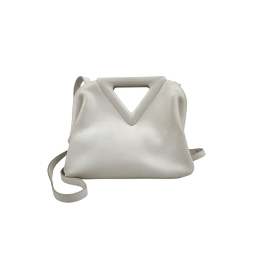 bottega veneta calfskin the point triangle bag chalk front