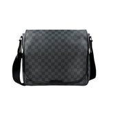 louis vuitton daniel messenger bag 1 front