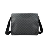 louis vuitton daniel messenger bag front
