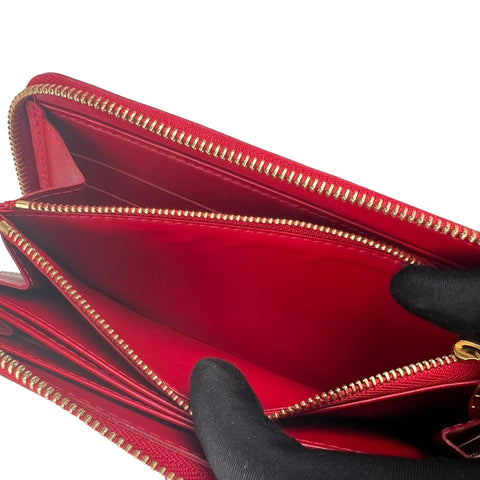 Louis Vuitton Zippy Leather Wallet