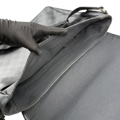Louis Vuitton Damier Graphite Canvas Daniel MM Messenger Bag