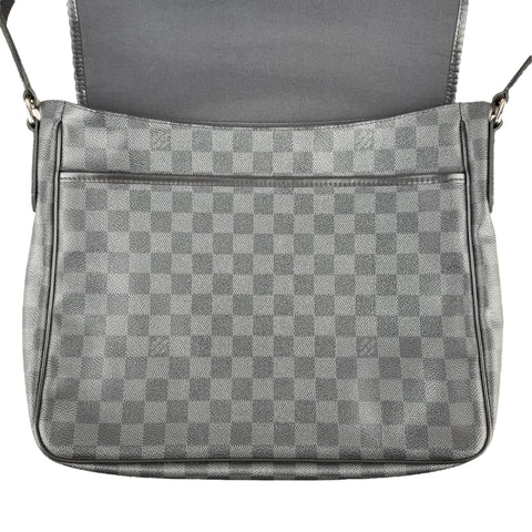Louis Vuitton Damier Graphite Canvas Daniel MM Messenger Bag