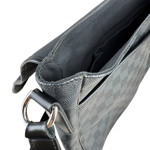 Louis Vuitton Damier Graphite Canvas Daniel MM Messenger Bag