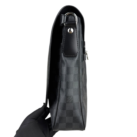 Louis Vuitton Damier Graphite Canvas Daniel MM Messenger Bag