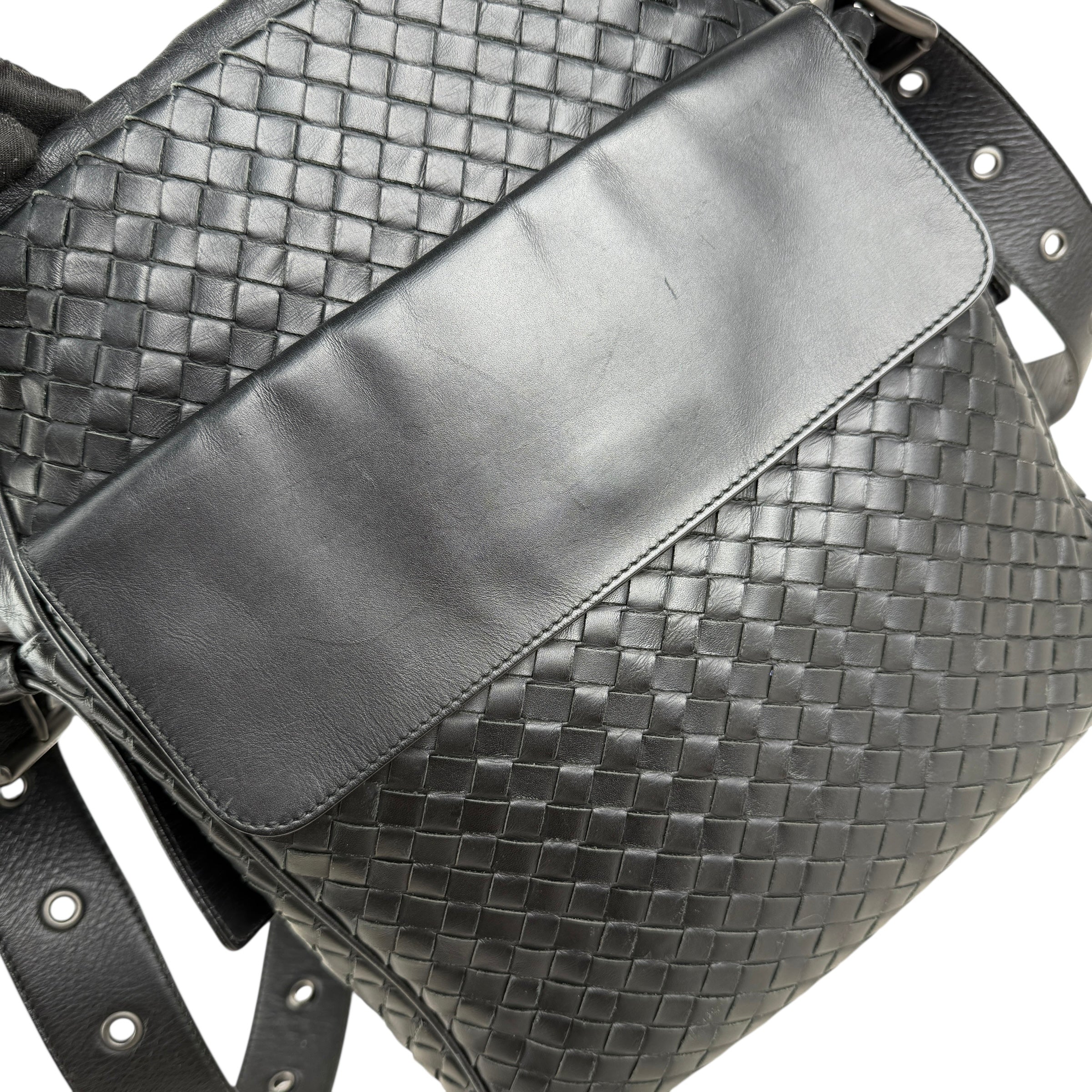 Pre-owned bottega-veneta-intrecciato-messenger-bag-front