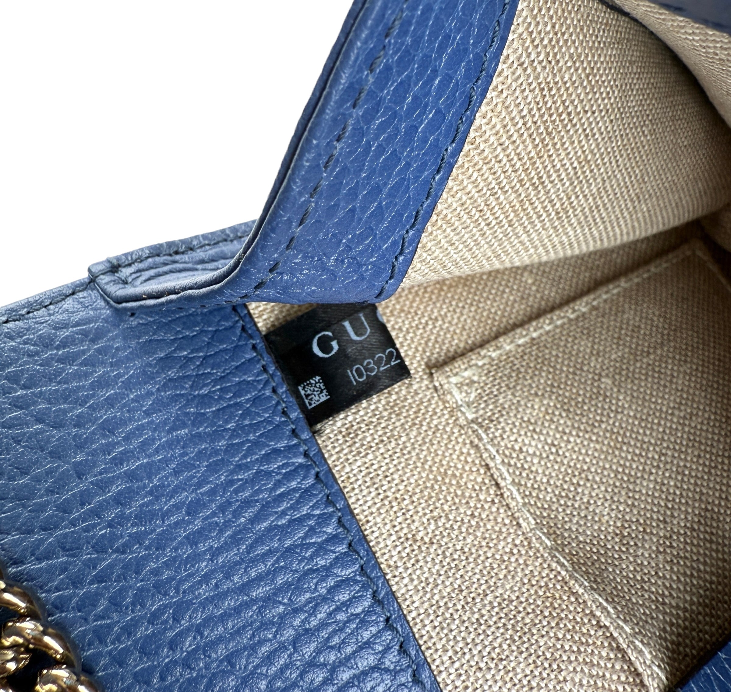 Pre-owned gucci-blue-leather-medium-interlocking-gg-shoulder-bag-front
