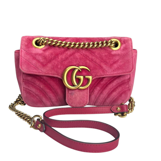 Gucci Marmont medium in pink suede leather and gold tone hardware