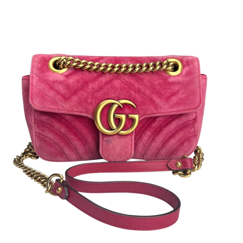 Gucci Marmont medium in pink suede leather and gold tone hardware
