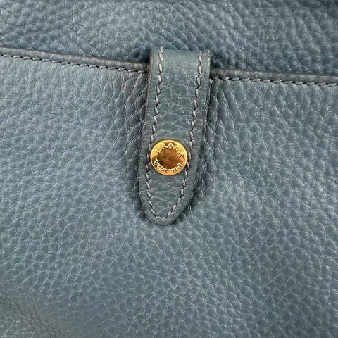 Pre-owned prada-vitello-daino-push-lock-messenger-bag