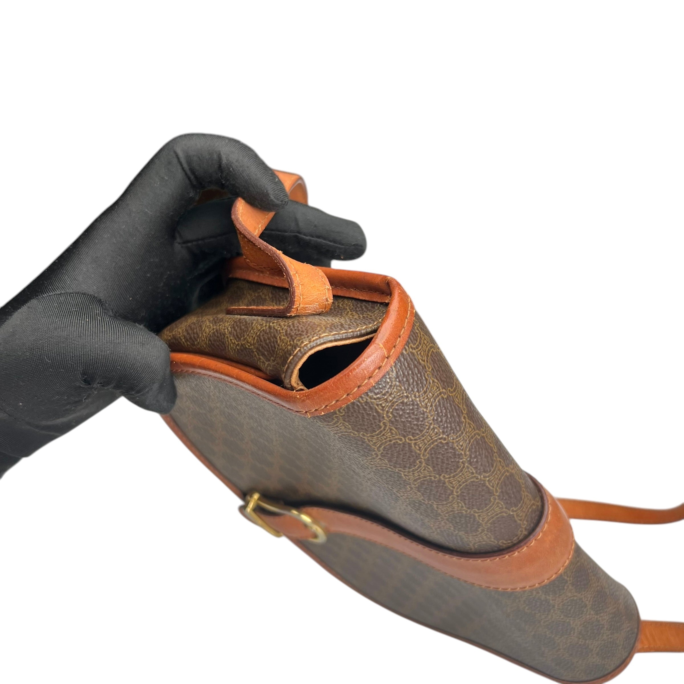 Pre-owned celine-folco-leather-handbag