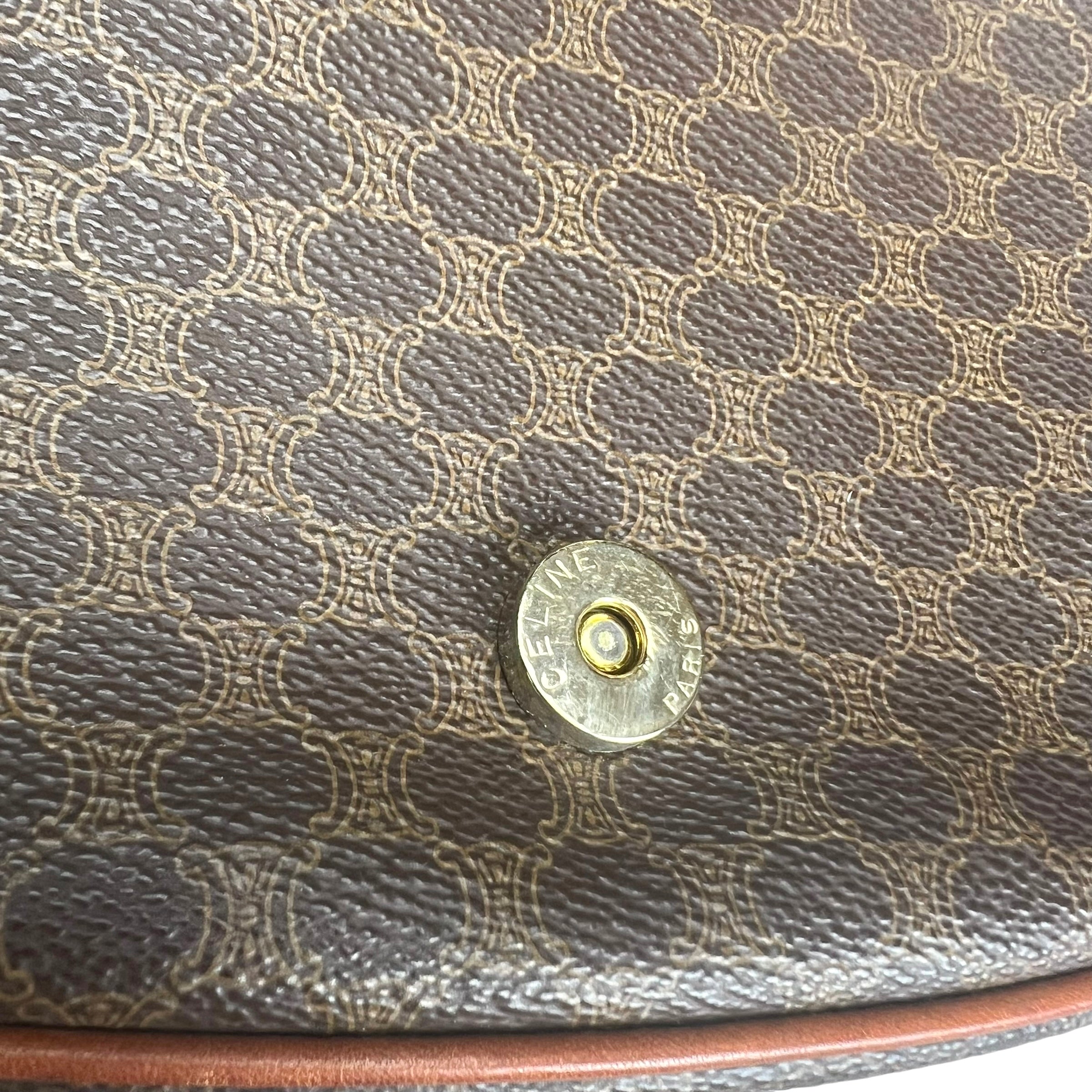 Pre-owned celine-folco-leather-handbag