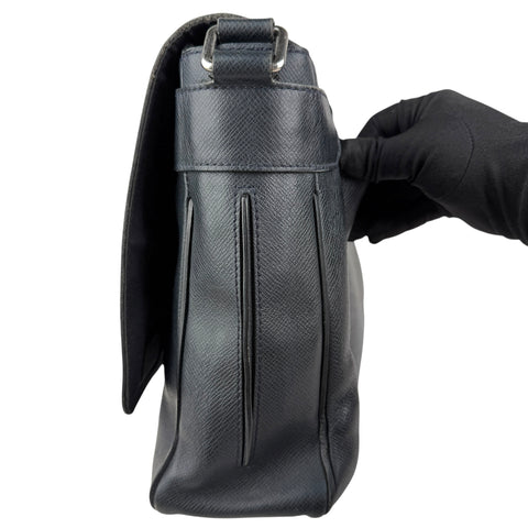 Louis Vuitton Black Taiga Leather Roman Messenger Bag