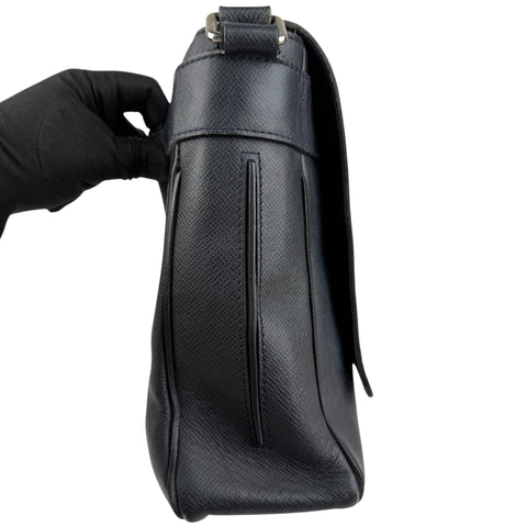 Louis Vuitton Black Taiga Leather Roman Messenger Bag