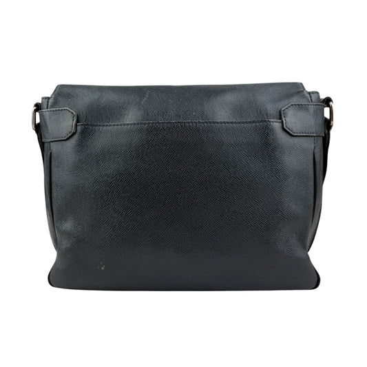 Pre-owned louis-vuitton-black-taiga-leather-roman-messenger-bag back view