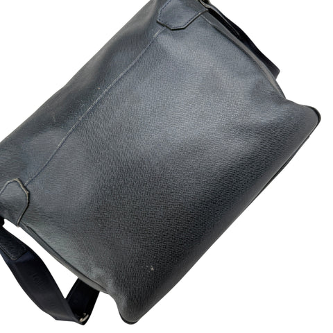Louis Vuitton Black Taiga Leather Roman Messenger Bag