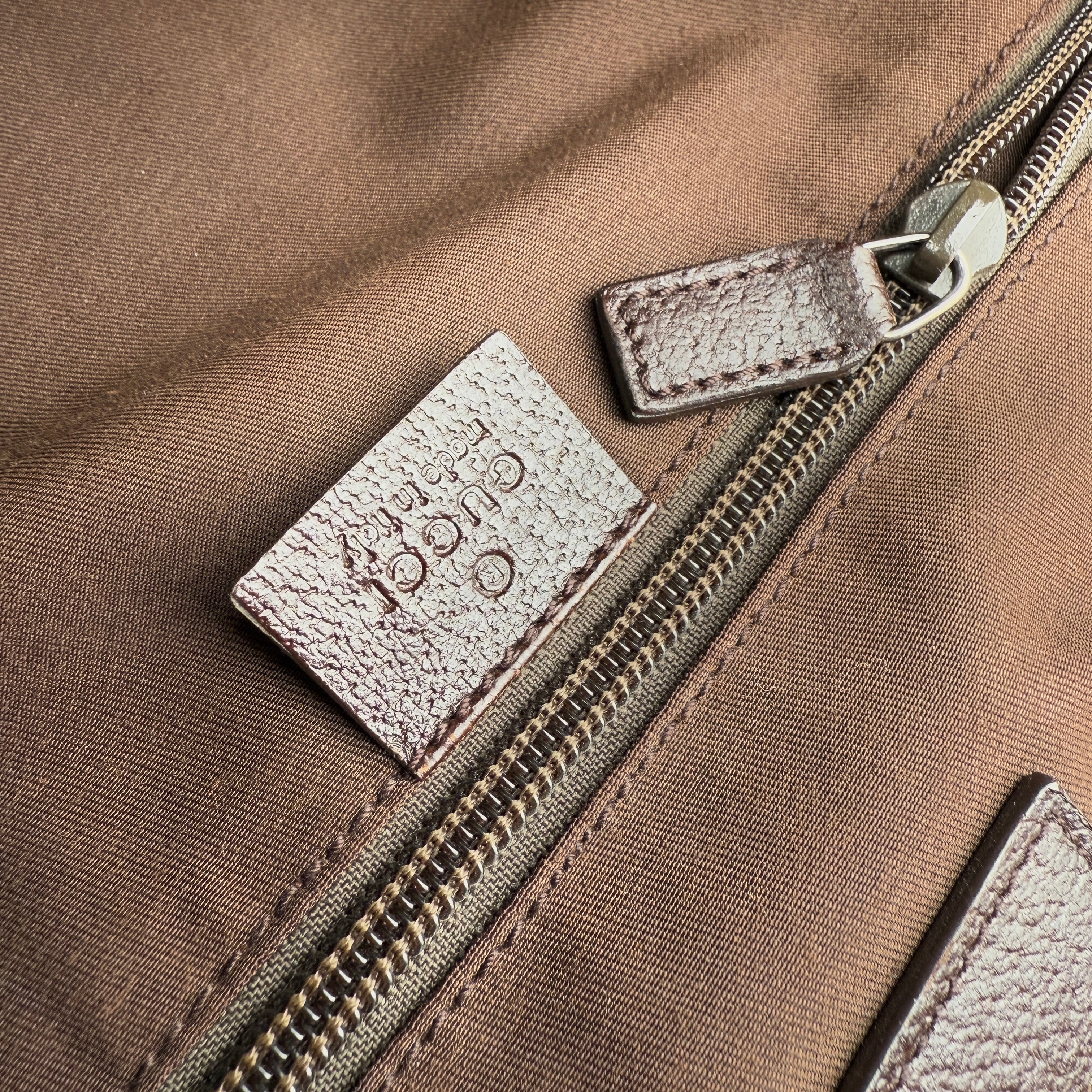 Pre-owned gucci-medium-pocket-tote-gg-canvas-bag-beige-ebony