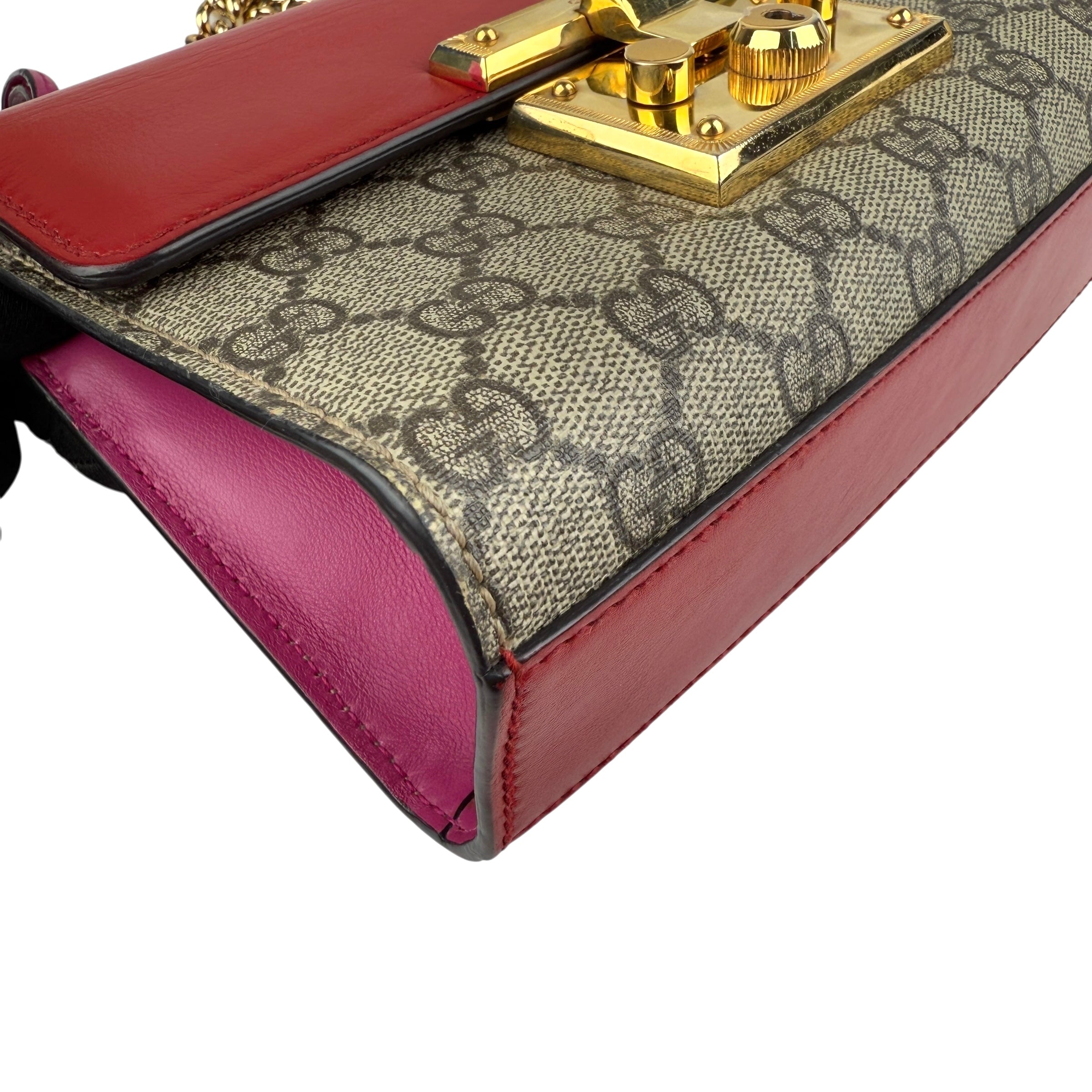 Pre-owned gucci-padlock-gg-supreme-chain-shoulder-bag