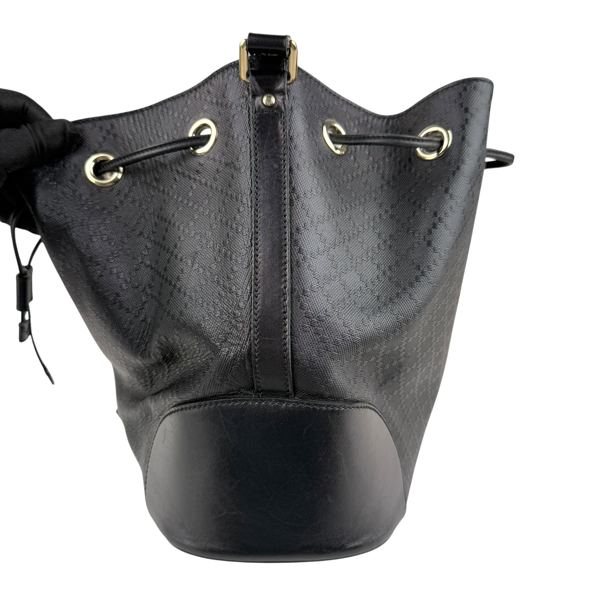 Pre-owned gucci-black-leather-diamante-bucket-bag