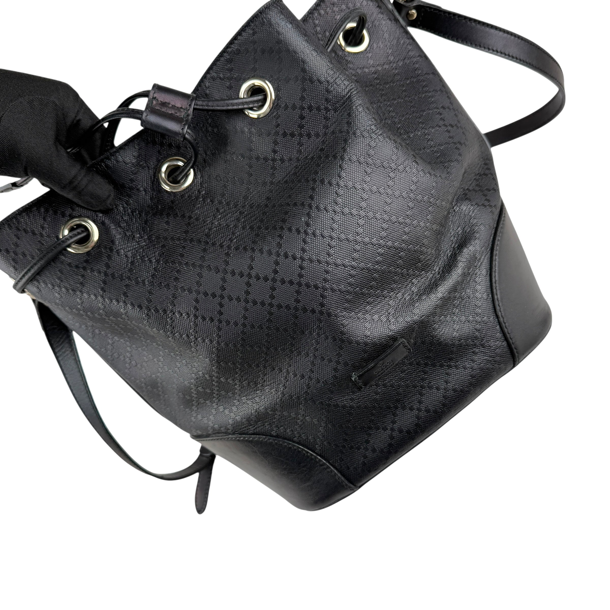 Pre-owned gucci-black-leather-diamante-bucket-bag