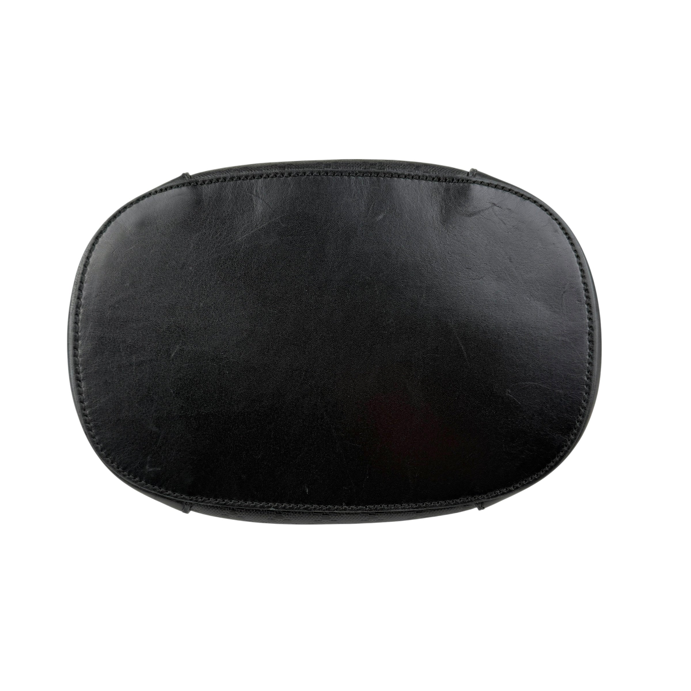 Pre-owned gucci-black-leather-diamante-bucket-bag