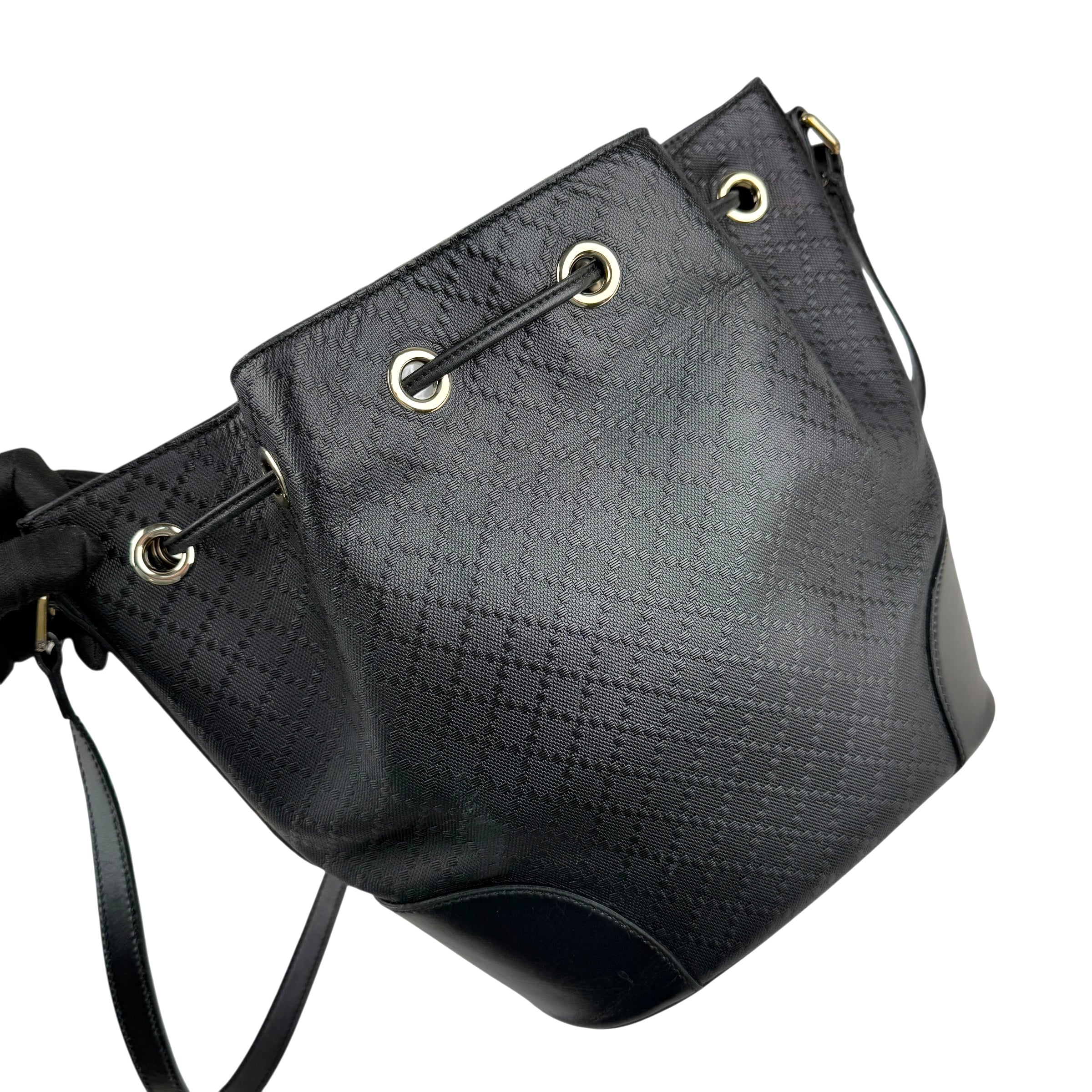 Pre-owned gucci-black-leather-diamante-bucket-bag