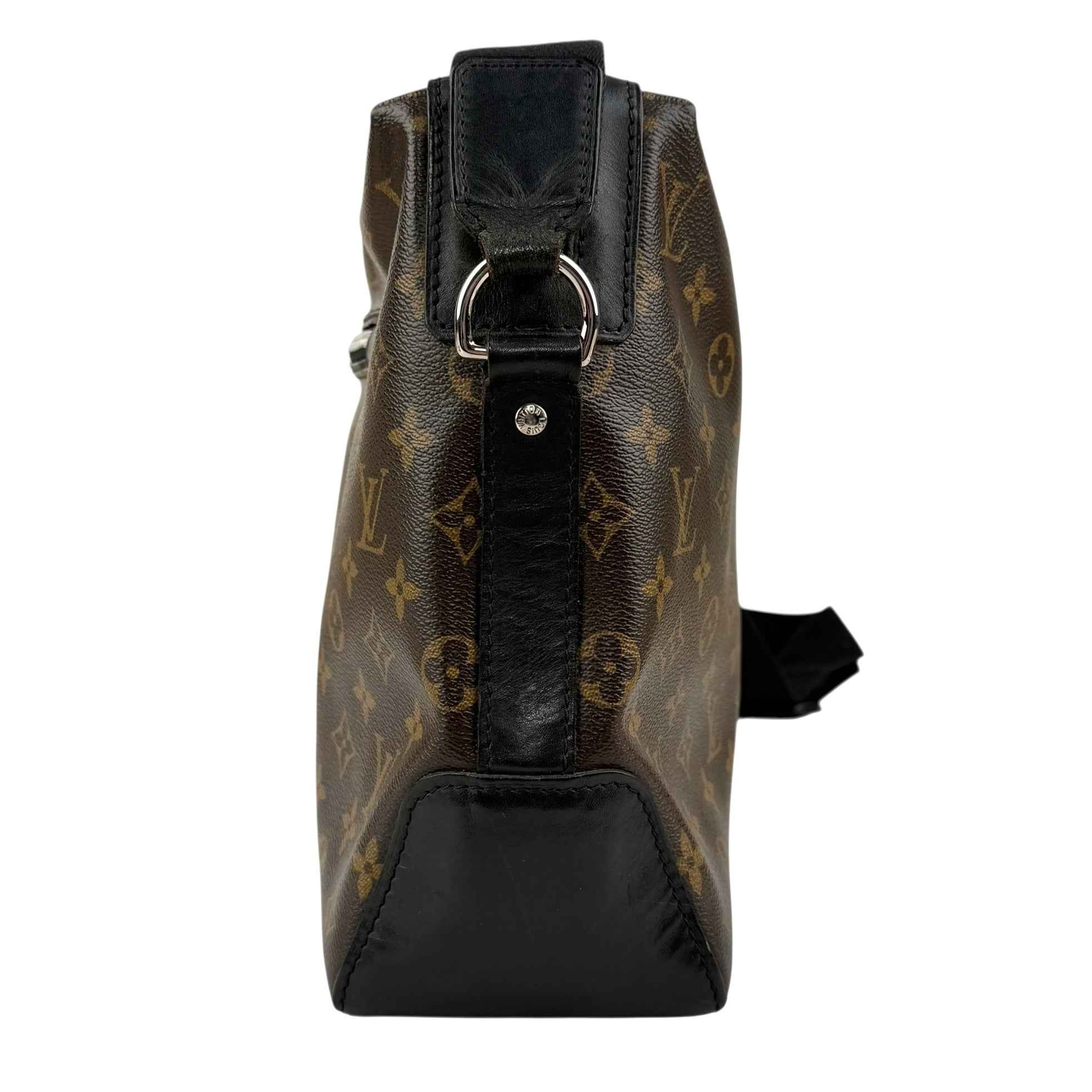 Louis Vuitton Torres Messenger shoulder bag