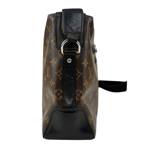Louis Vuitton Torres Messenger shoulder bag