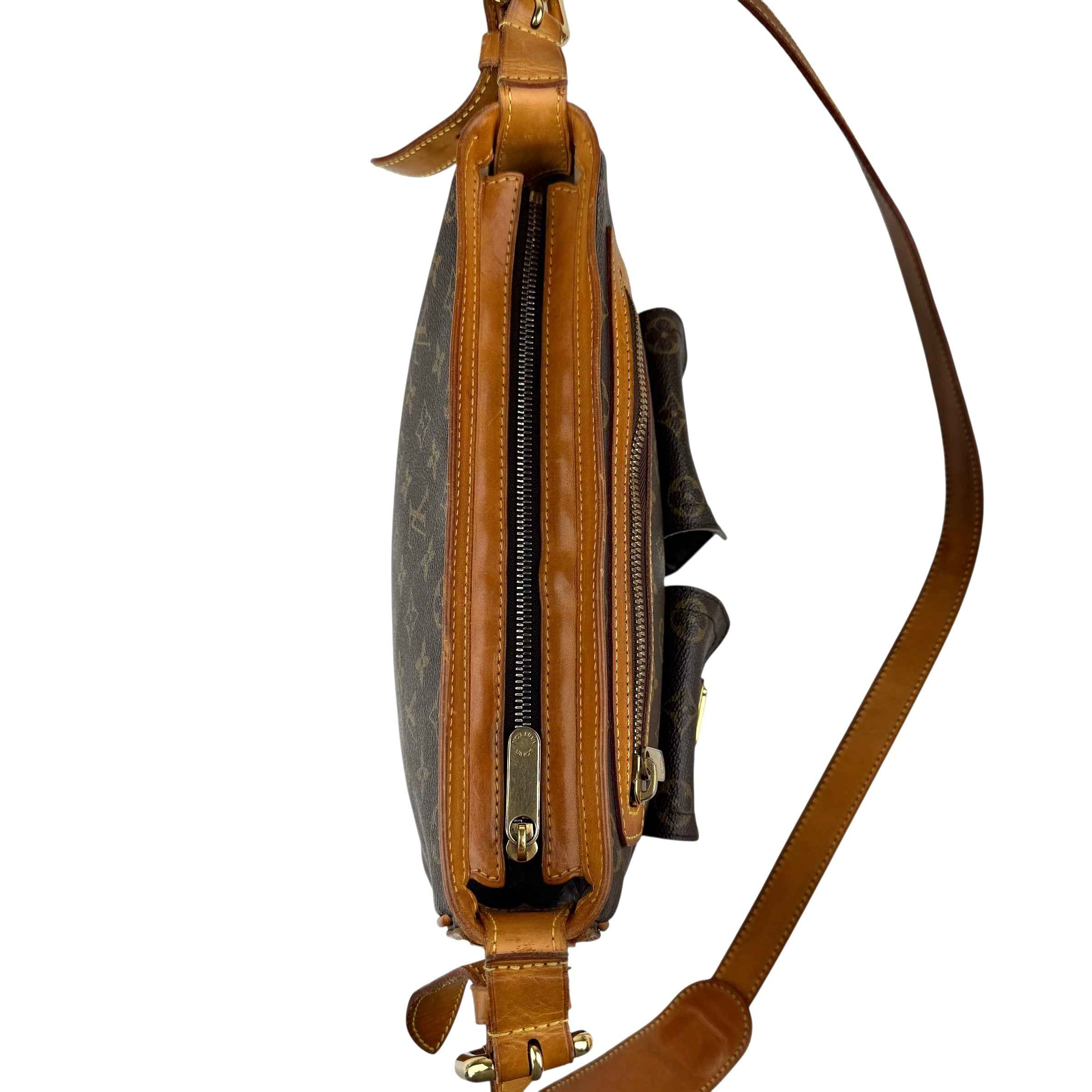 Louis Vuitton Monogram Hudson crossbody bag