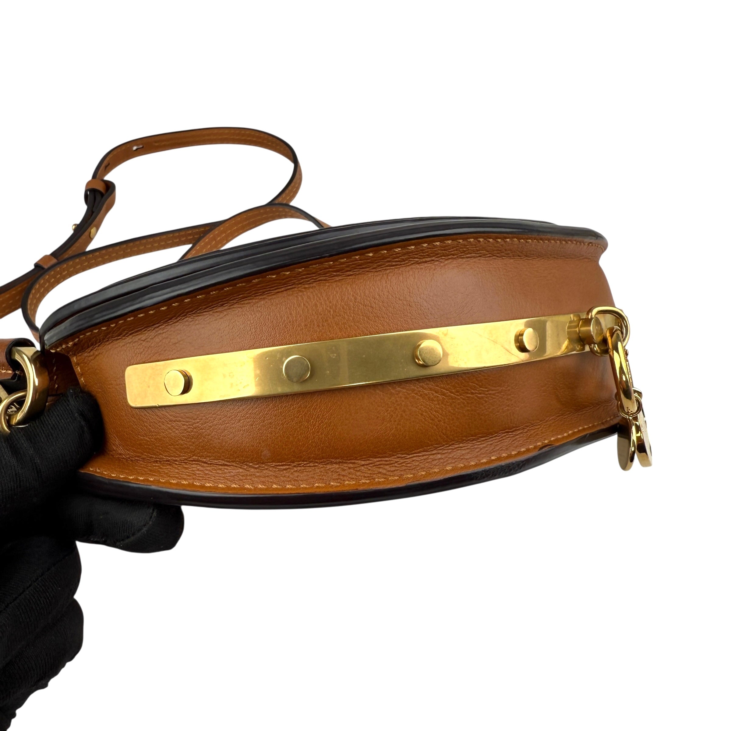 Pre-owned chloe-tan-leather-small-nile-bracelet-minaudiere