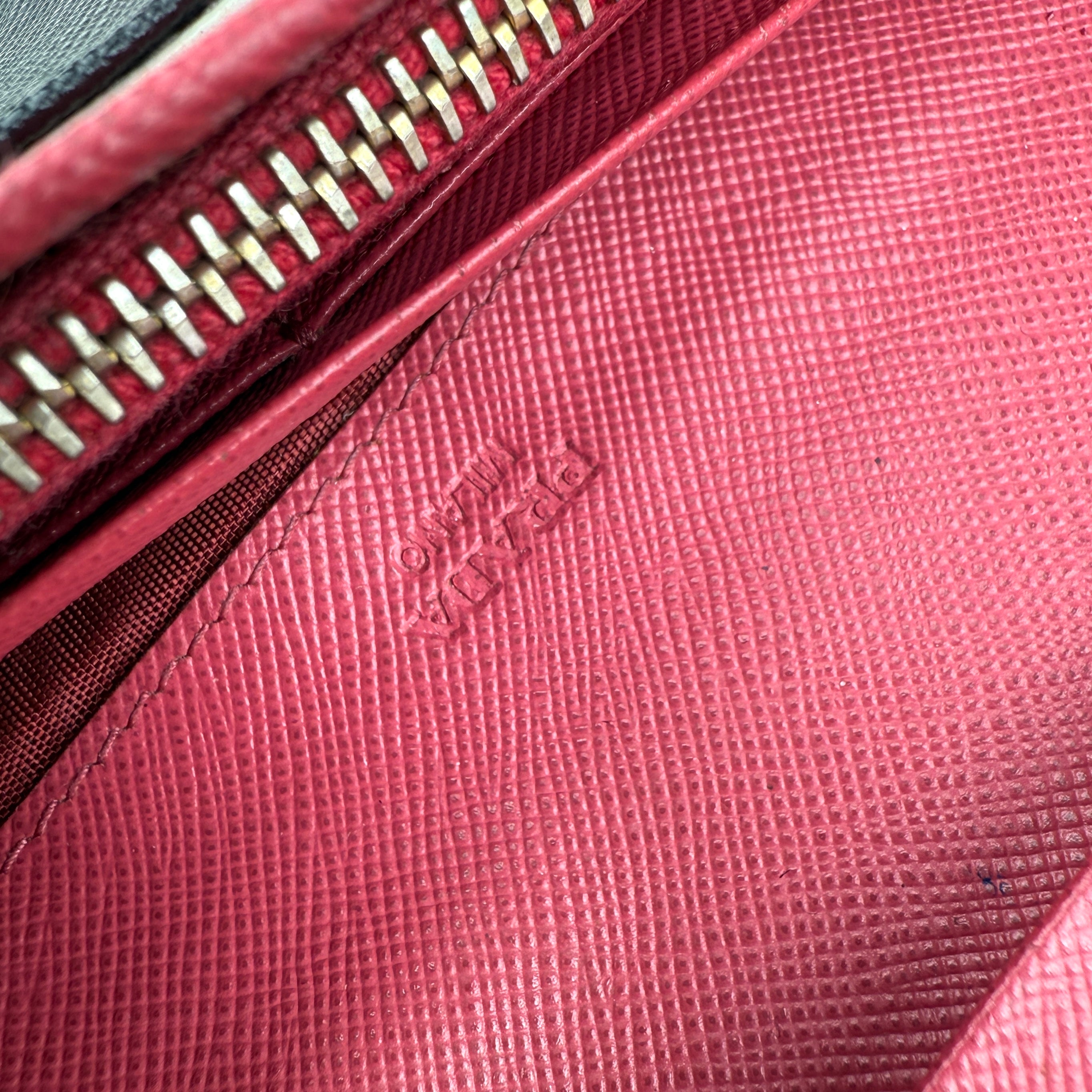 Pre-owned Prada Brand-plaque large saffiano leather wallet wallet