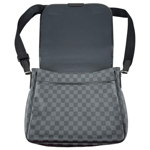 Louis Vuitton Daniel Messenger Bag