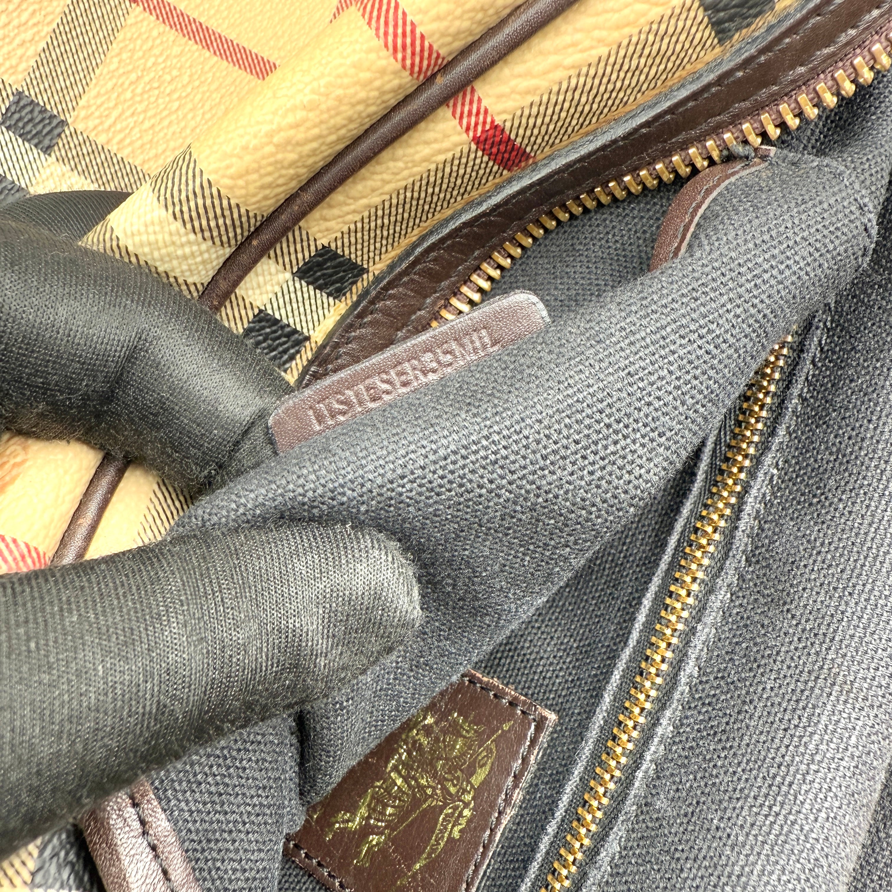 Pre-owned burberry house check shoulder bag front