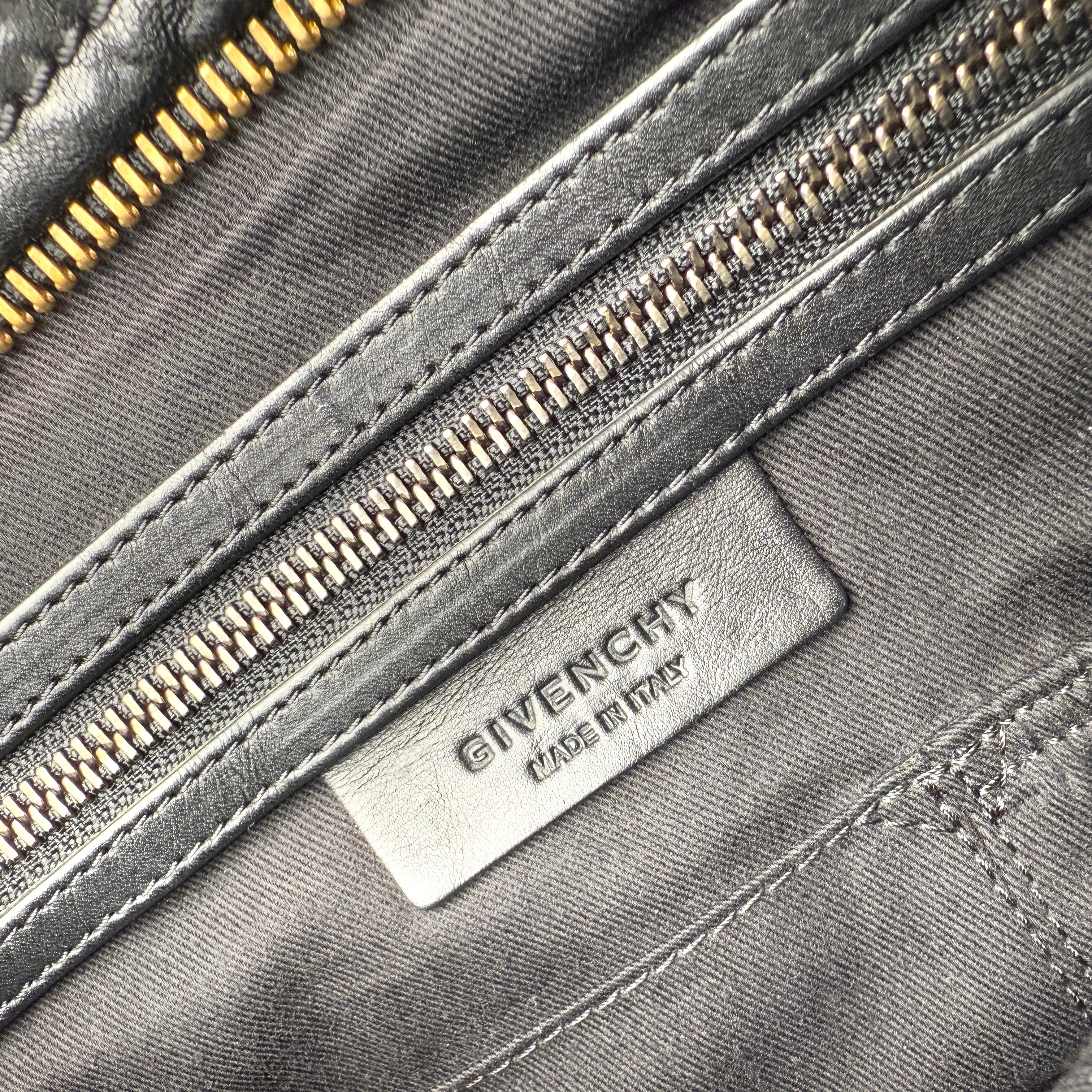Pre-owned givenchy black sheepskin leather medium pepe pandora bag front