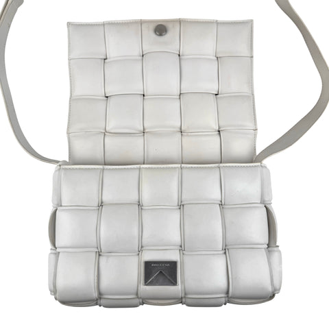 Pre-owned Bottega Veneta White Nappa Leather Maxi Weave Padded Cassette bag