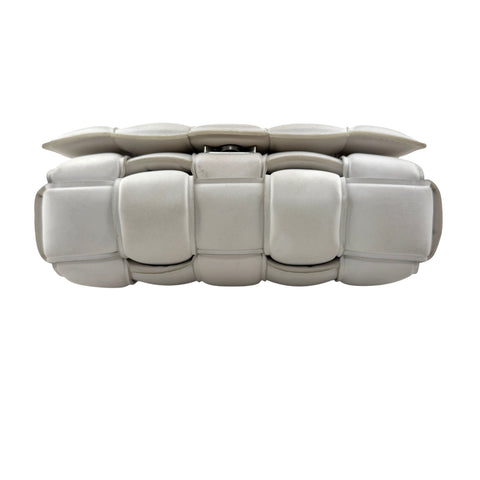 Pre-owned Bottega Veneta White Nappa Leather Maxi Weave Padded Cassette bag