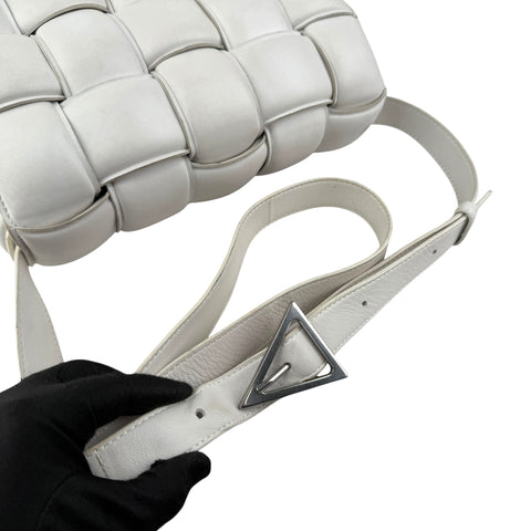 Pre-owned Bottega Veneta White Nappa Leather Maxi Weave Padded Cassette bag
