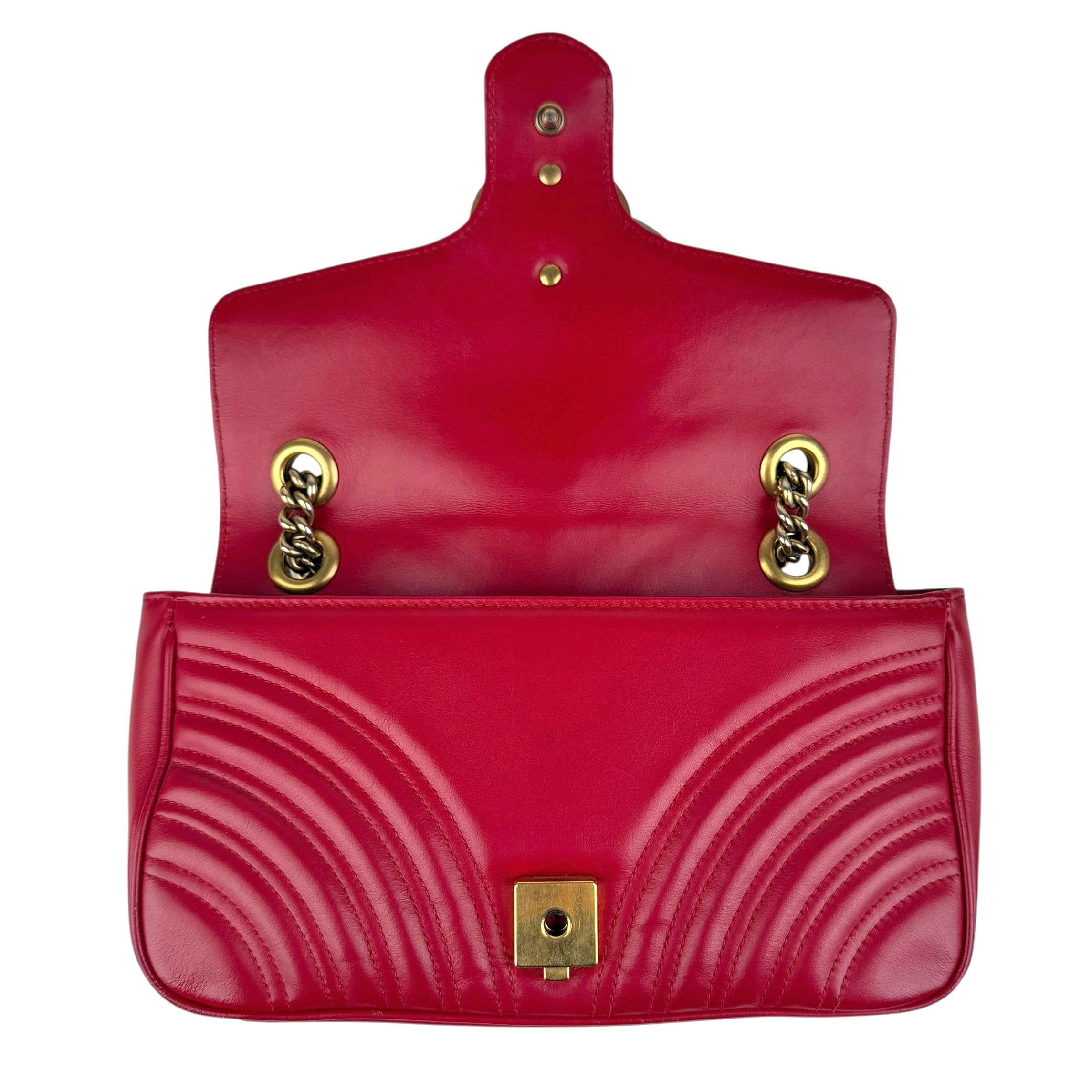 Pre-owned Gucci Red Quilted Leather GG Marmont Medium Matelasse Shoulder Bag shoulder bag