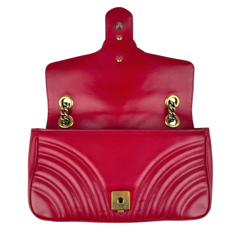 Pre-owned Gucci Red Quilted Leather GG Marmont Medium Matelasse Shoulder Bag shoulder bag