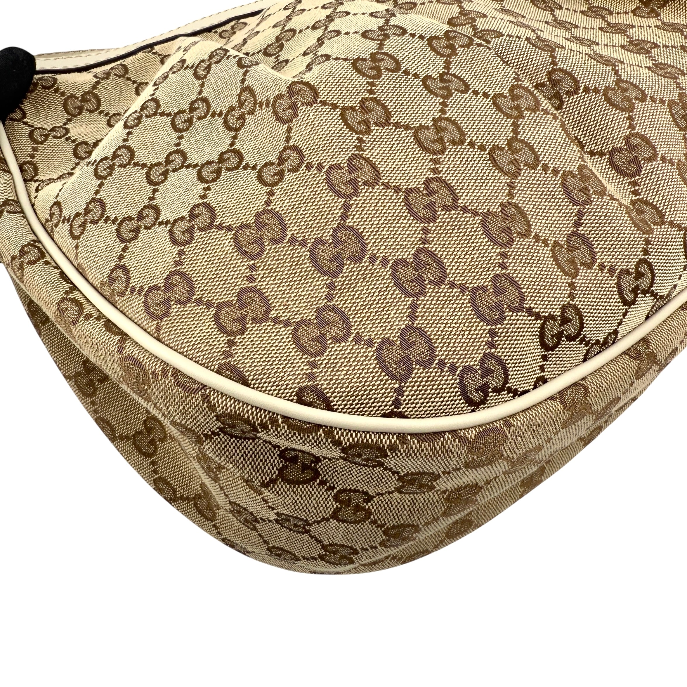 Pre-owned Gucci Beige/White GG Canvas Medium Sukey Hobo bag
