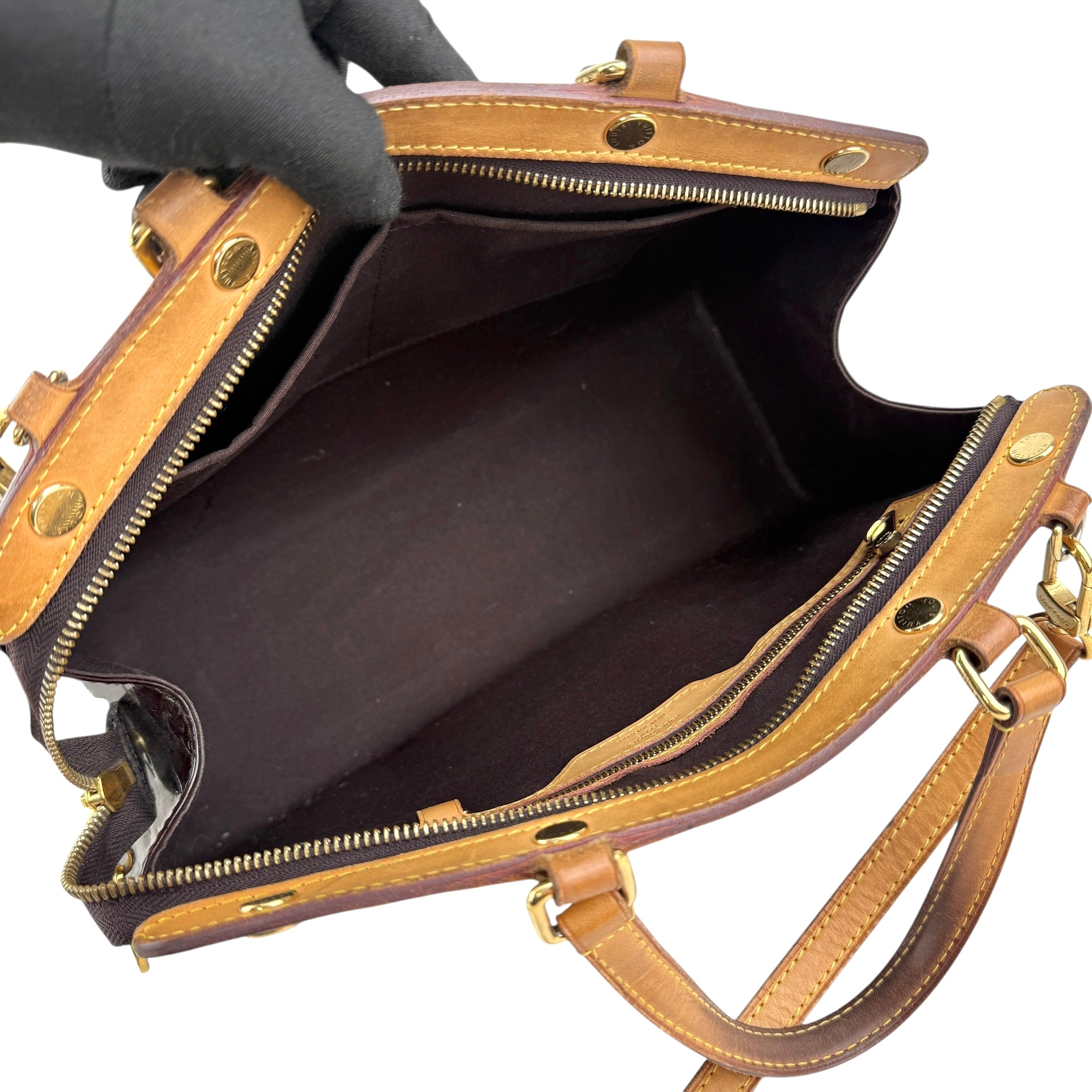 louis vuitton amarante monogram vernis brea mm bag inside