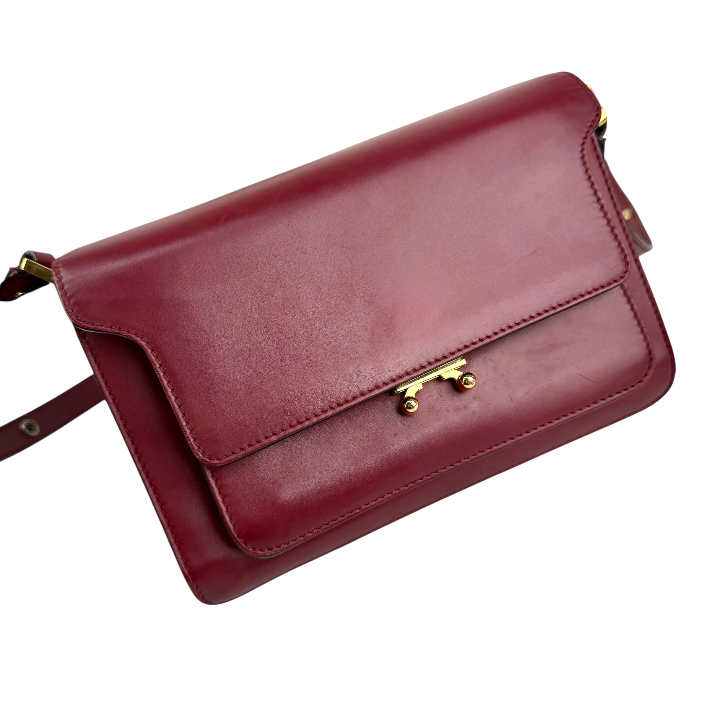 marni trunk medium leather shoulder bag red left front 45