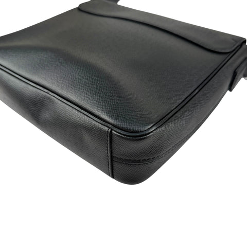 Louis Vuitton Taiga Roman Messenger Bag