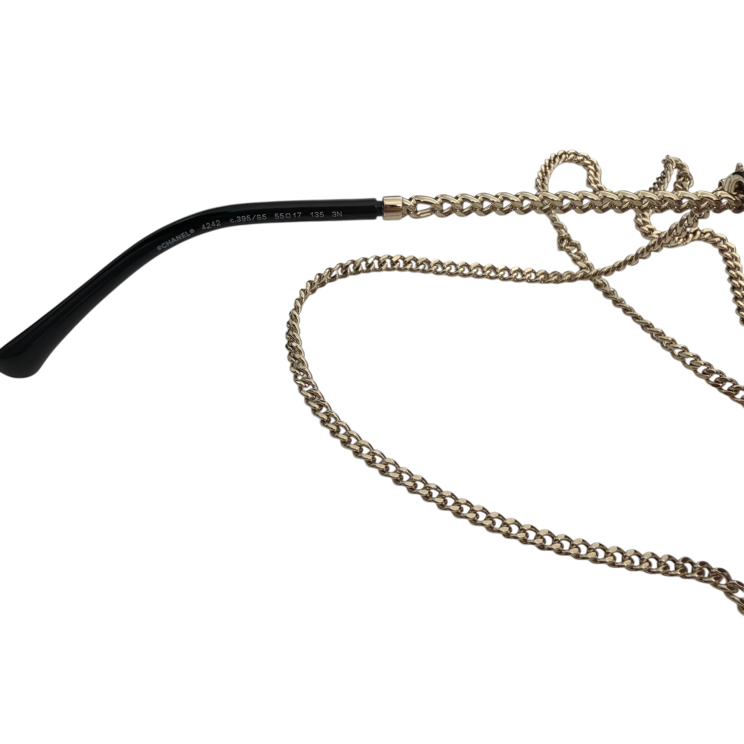 Pre-owned Chanel Pantos sunglasses