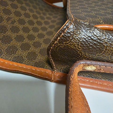Pre-owned celine-folco-leather-handbag