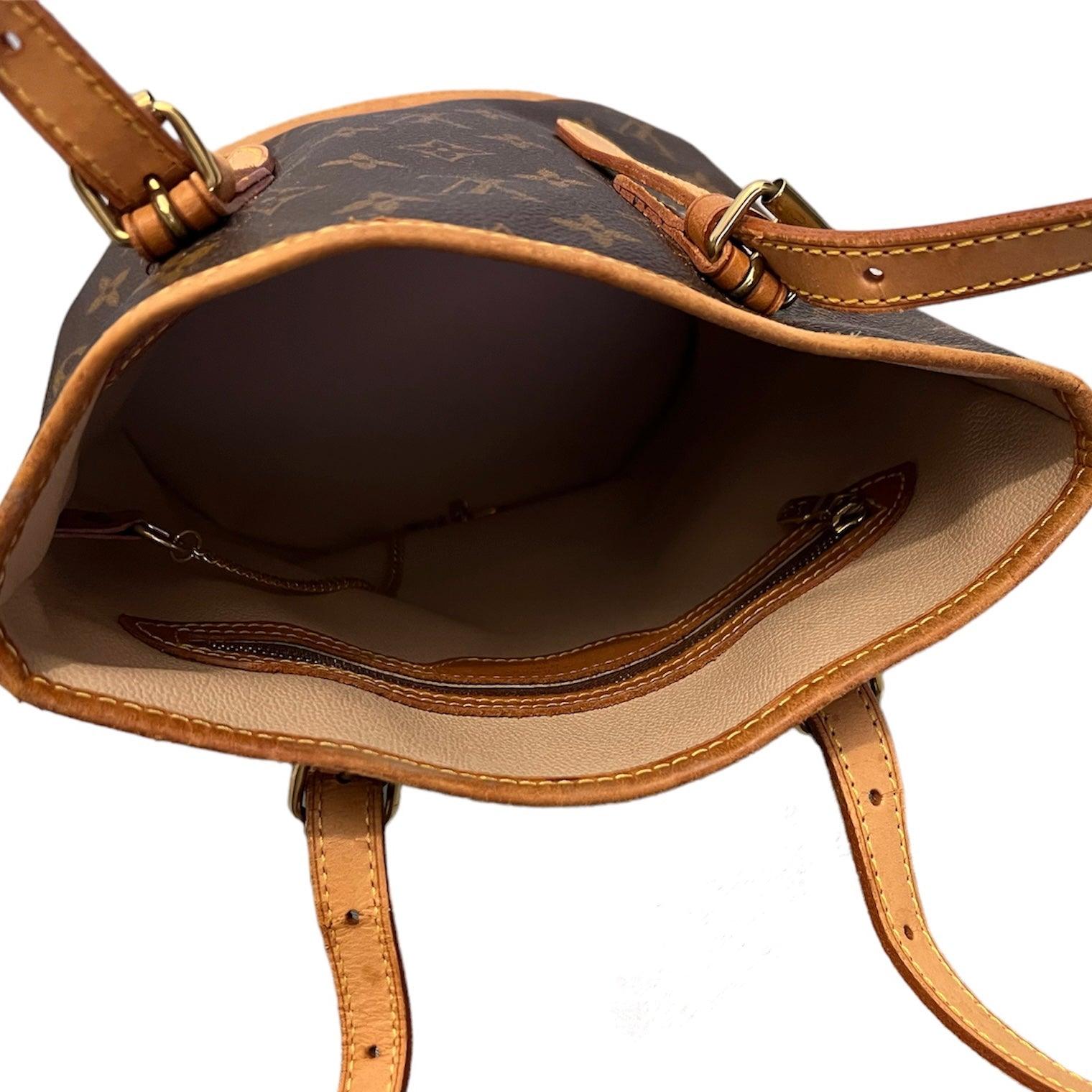 Louis Vuitton  Bucket leather handbag - Loop Vintage