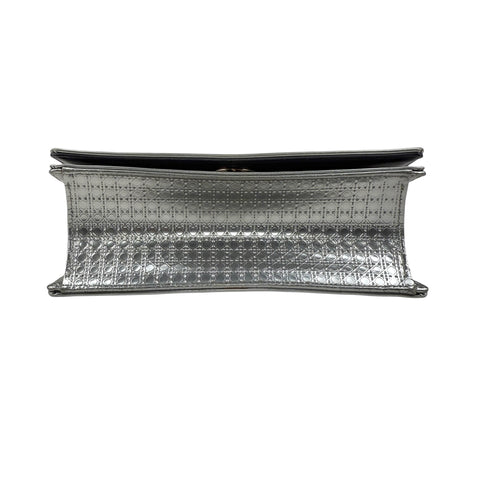 Christian Dior Diorama Medium metallic Micro Cannage patent bag detail view2